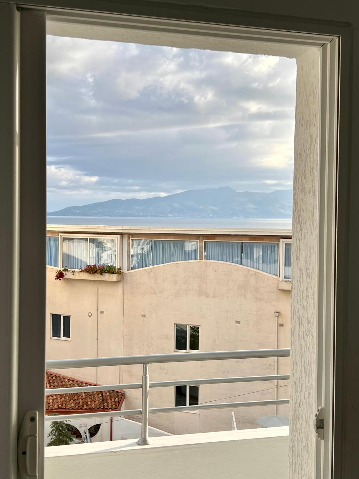 Gjoka Apartments, In Front Of Bougainville Bay Sarandë Zimmer foto