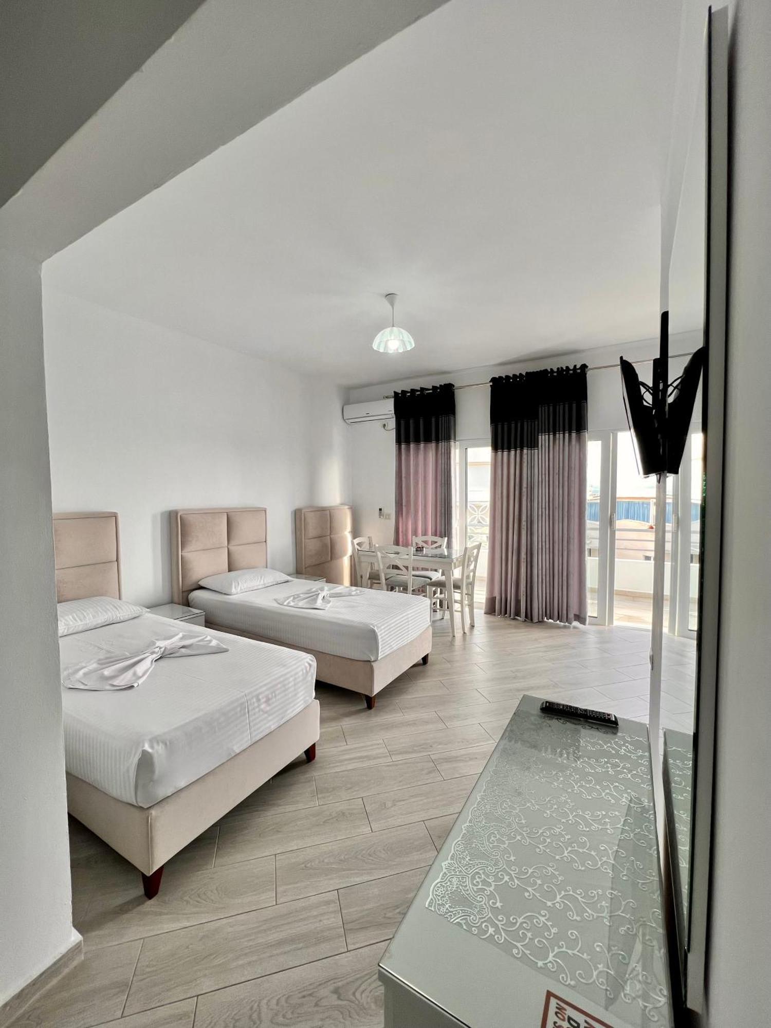 Gjoka Apartments, In Front Of Bougainville Bay Sarandë Zimmer foto